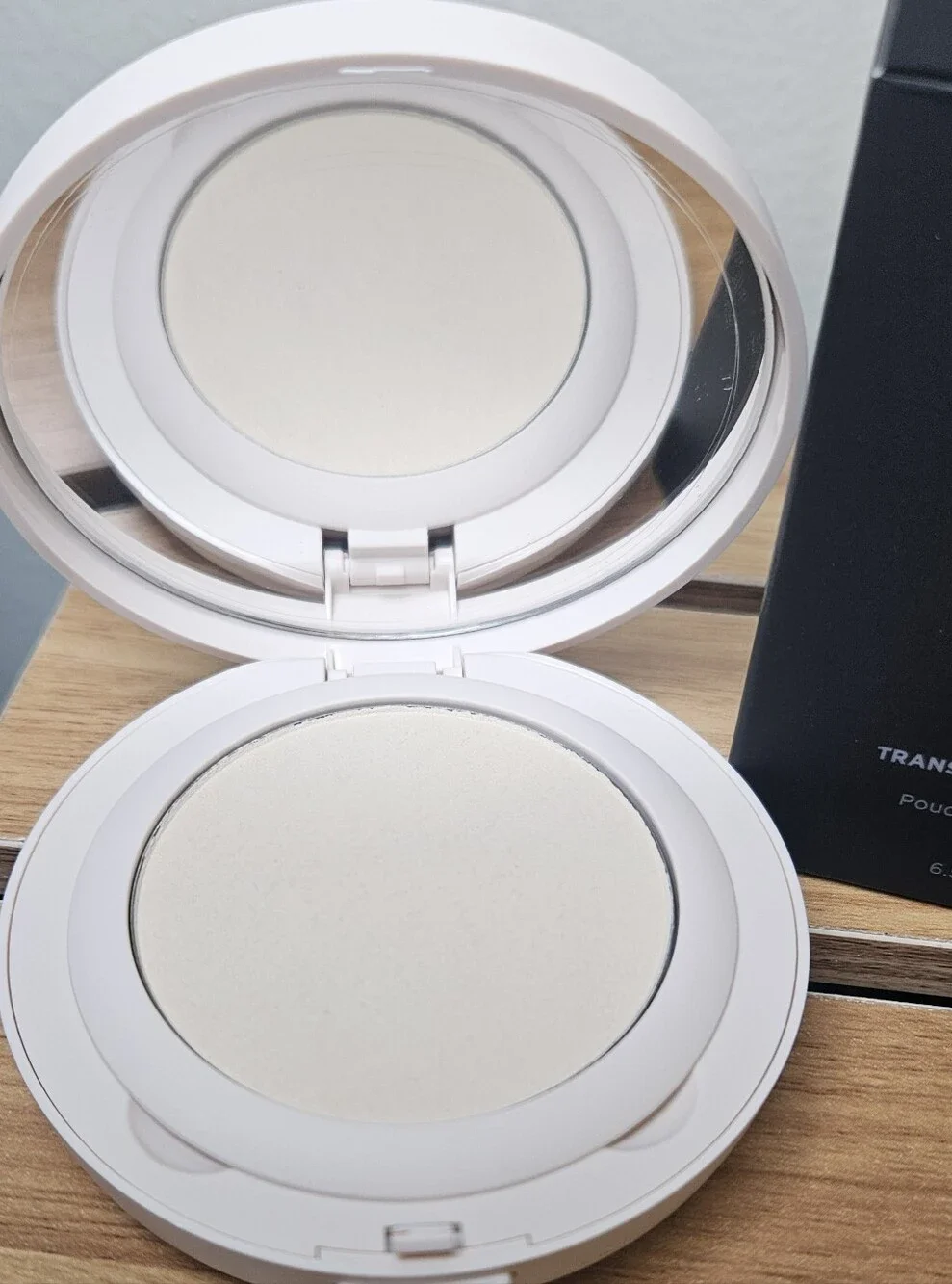 Laura Mercier Translucent Pressed Setting Powder Ultra-Blur 0.22oz